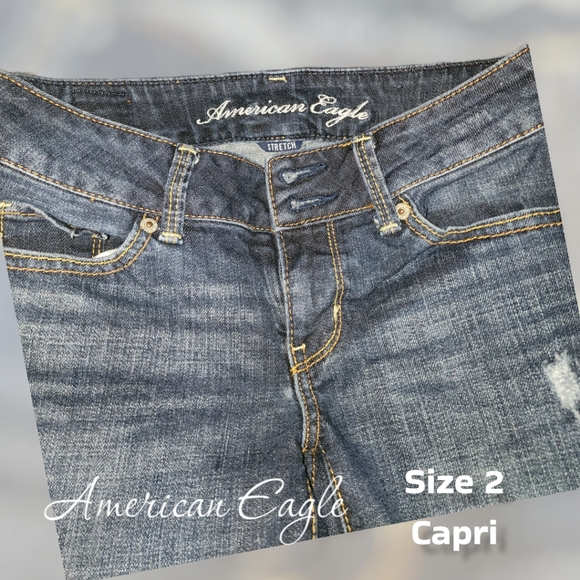 American Eagle size 2 Cropped distressed jeans - Picture 1 of 3
